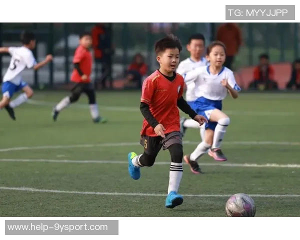 校园足球在素质教育中的重要性与发展方向探讨